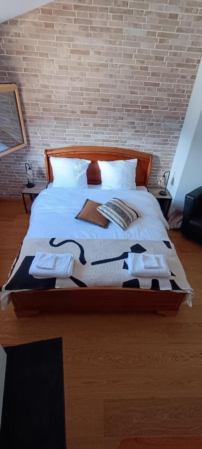 La Reine-Des-Pres Bed & Breakfast Vernamiège Екстериор снимка